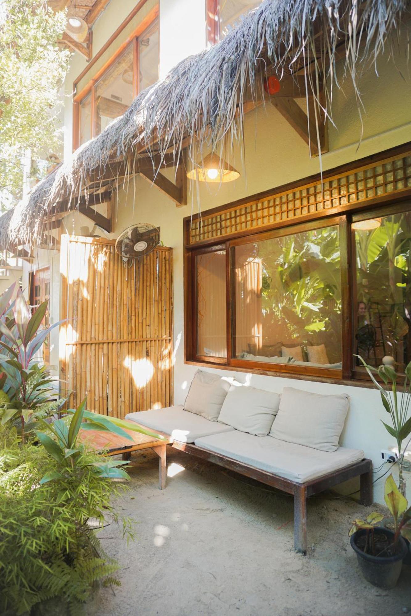 Greenhouse Siargao Roadside Boutique Apartments ゼネラル・ルナ エクステリア 写真