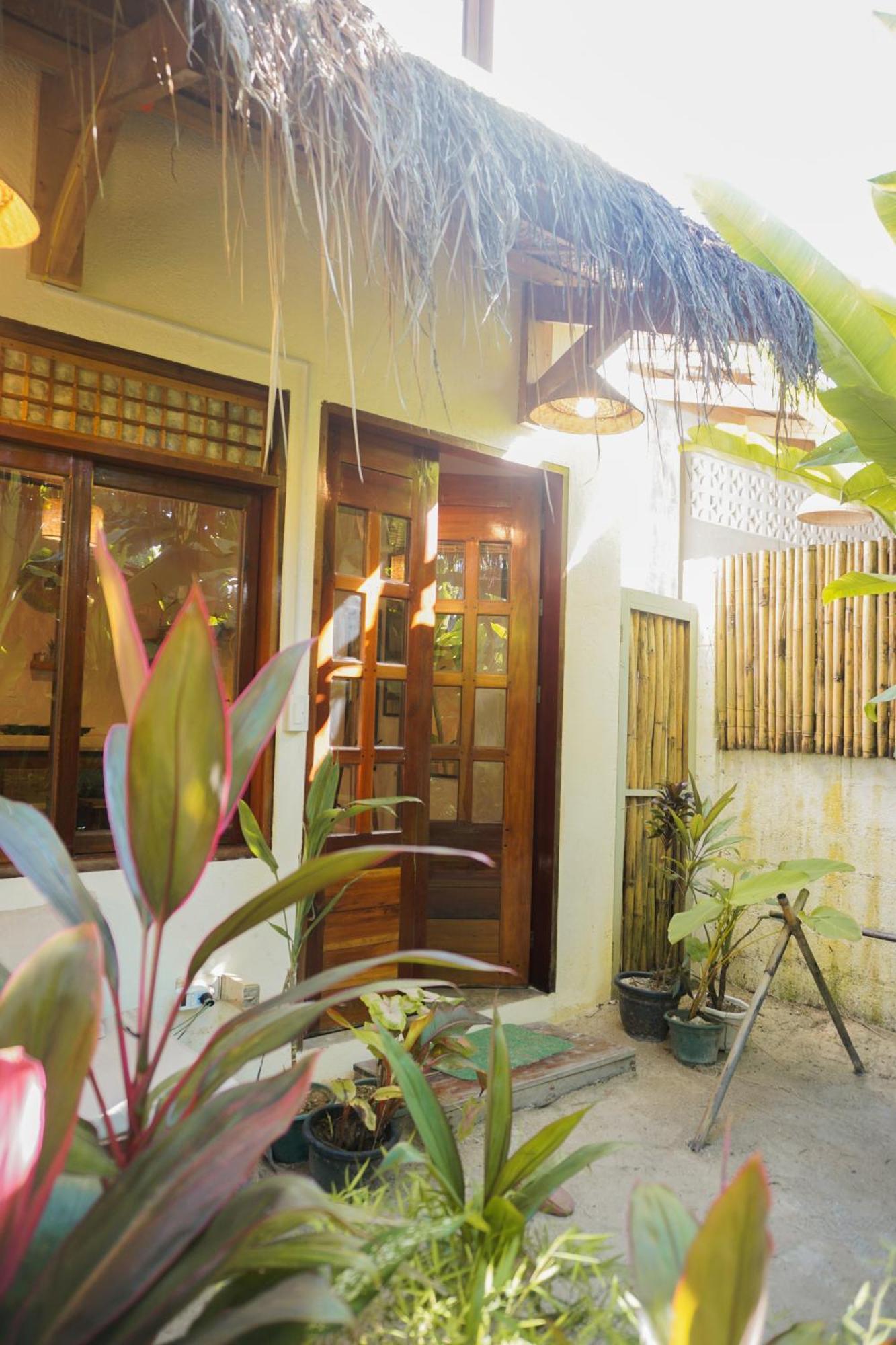 Greenhouse Siargao Roadside Boutique Apartments ゼネラル・ルナ エクステリア 写真
